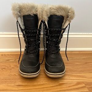 Helly Hansen Women's Black Winter Boots